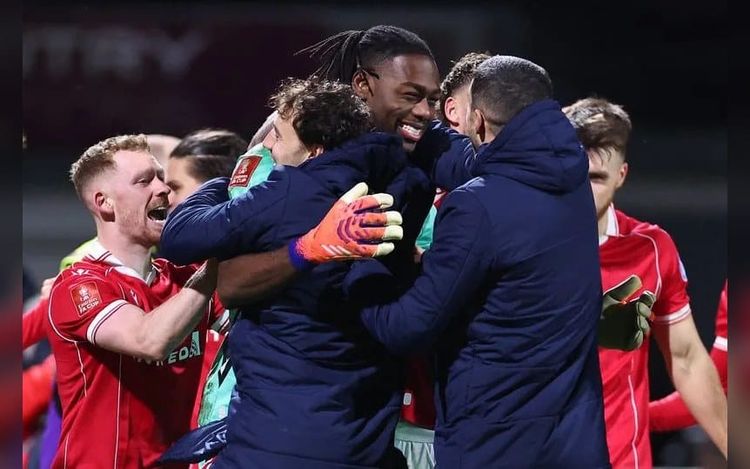 Wrexham bid farewell to back-to-back promotion hero following record-breaking signing