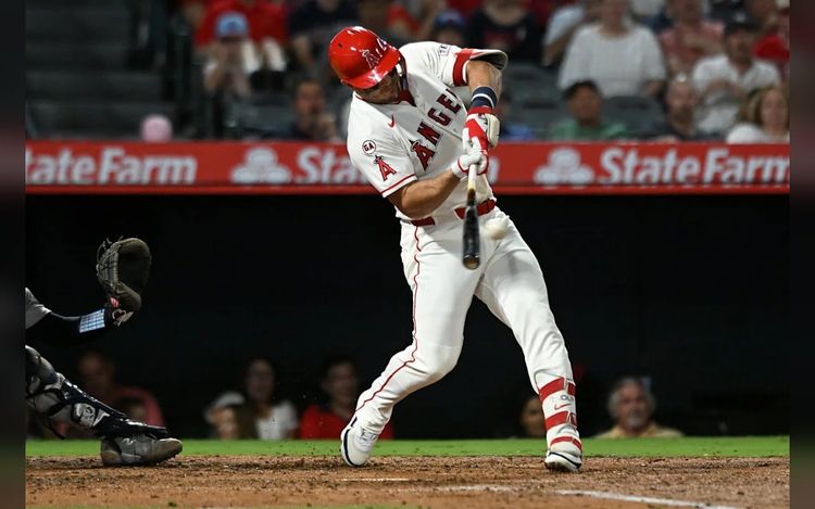 Angels end 7-game slide with 10-1 win over sloppy Yankees behind Grissom and Ureña