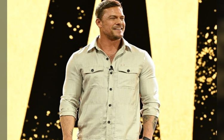 Alan Ritchson Is in Talks to Star as the Lead in Sony's 'Helldivers' Feature Film