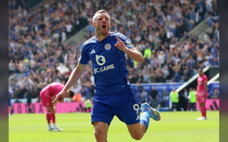 Jamie Vardy returns to English football after signing deal at Burnley