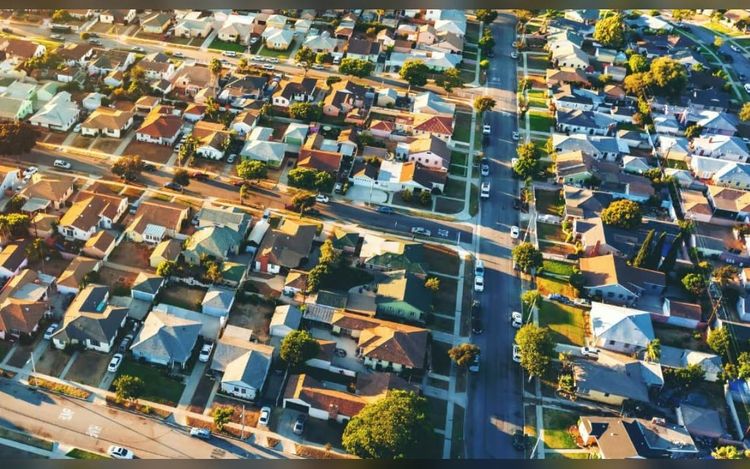 US housing inventory reaches 6-year high
