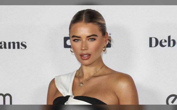 ‘Love Island’ Star Arabella Chi Signs With Rizzo The Agency