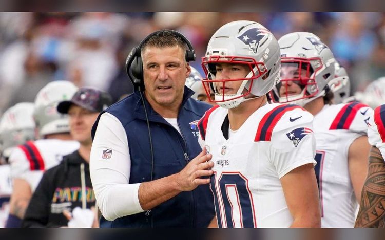 Mike Vrabel calls out Drake Maye after disastrous three-interception game