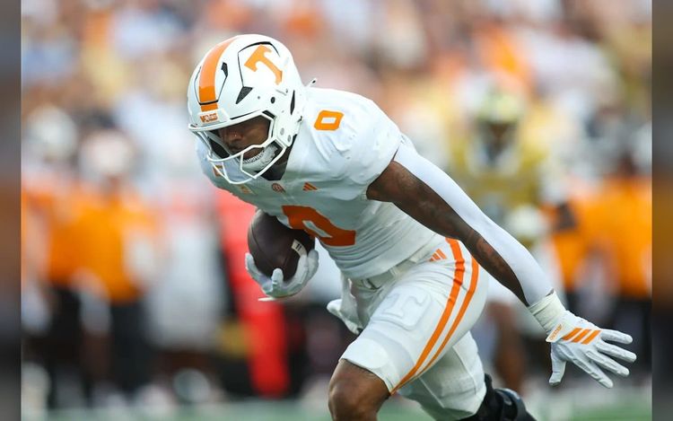 Ethan Davis injury update: Tennessee loses TE for season with ACL injury