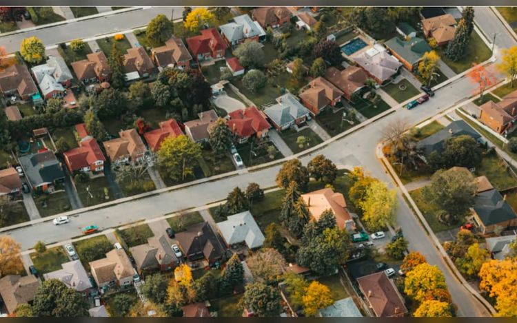 August home sales slip as mortgage rates hit year-long high
