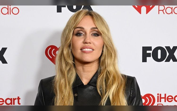 Miley Cyrus’ Hollywood Bowl Shows Draw 1.5 Million in Pre-Sale Queue