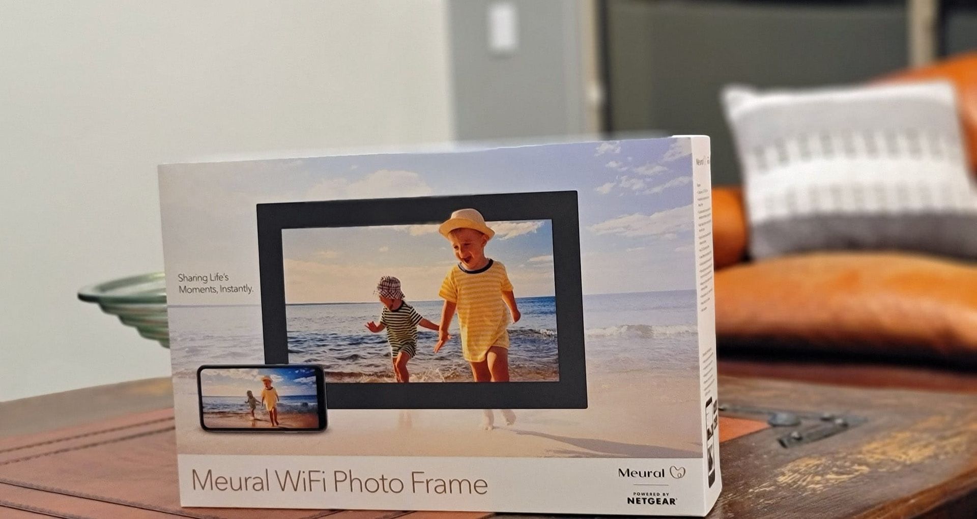 Meural: Surprisingly Compelling Gift Idea