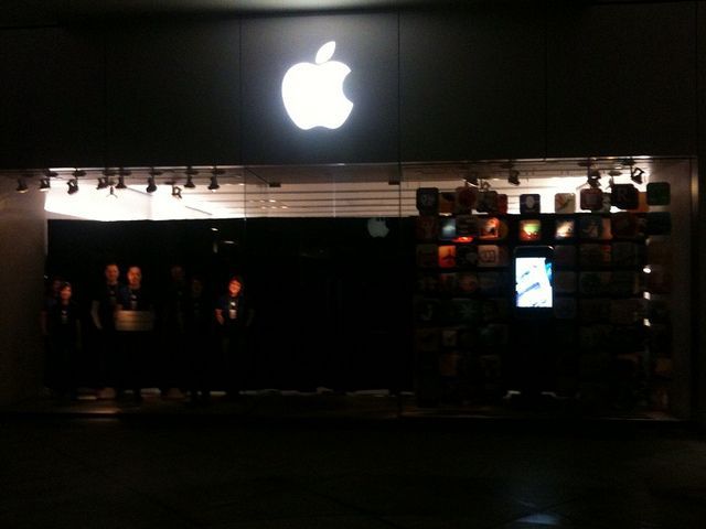 Apple. 5월 22일 직영점의 10주년 기념 이벤트 개최?