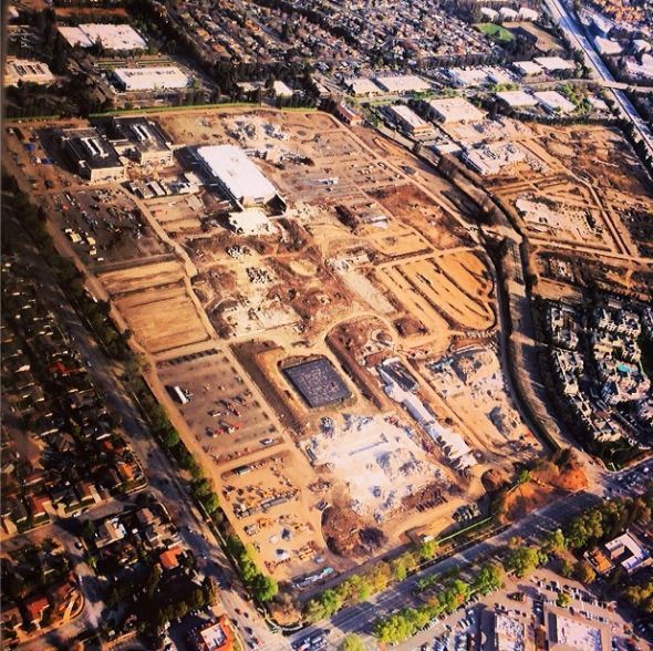 Apple Campus 2. 우주선 착륙을 위한 준비 중