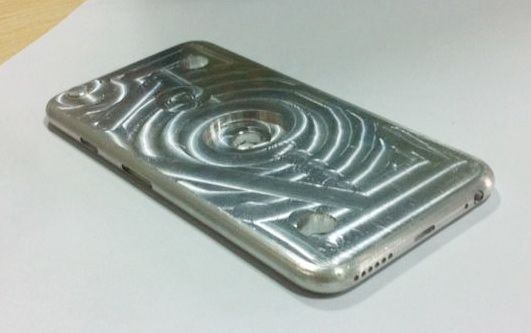 iPhone 6 케이스 몰드 사진 유출?