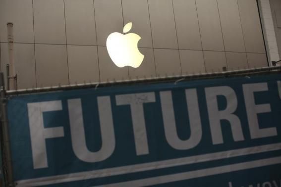 Apple과 Google 양사의 특허 소송에 대해 화해하기로 합의.