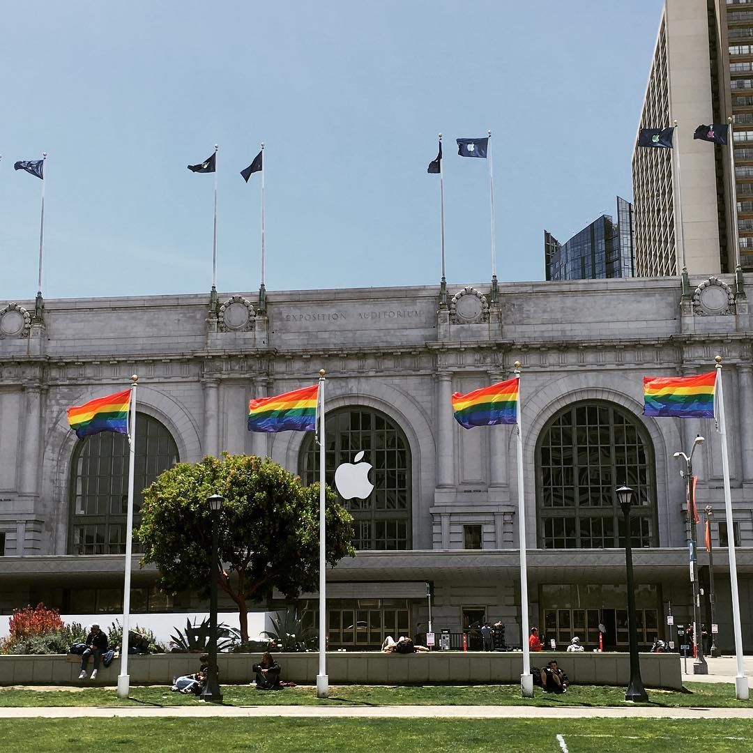WWDC 2016 기조 연설 회장 준비 시작