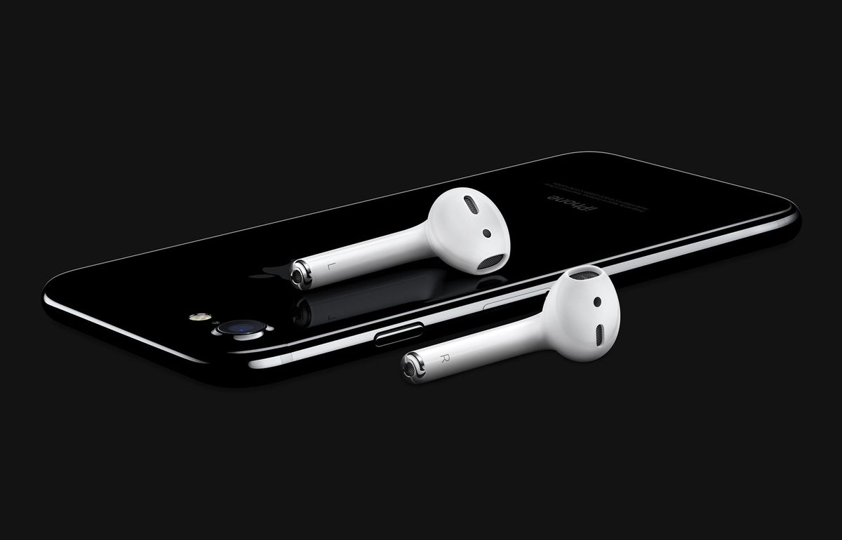 Apple, AirPods로 무선 이어폰을 재창조하다