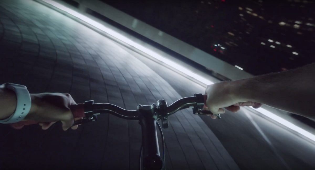 Apple Watch Series 2 – 새로운 TV광고 Go Ride, Go Surf