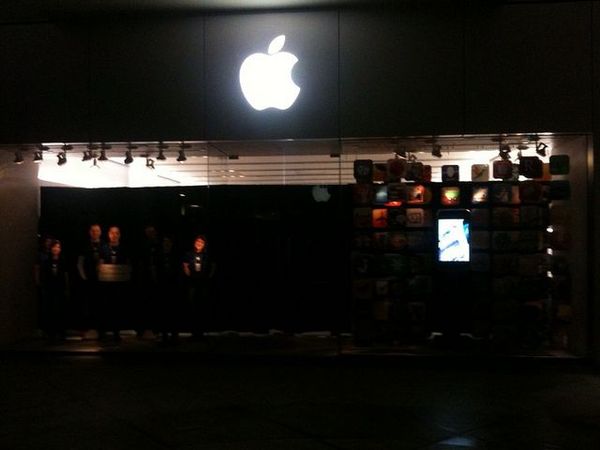 Apple. 5월 22일 직영점의 10주년 기념 이벤트 개최?