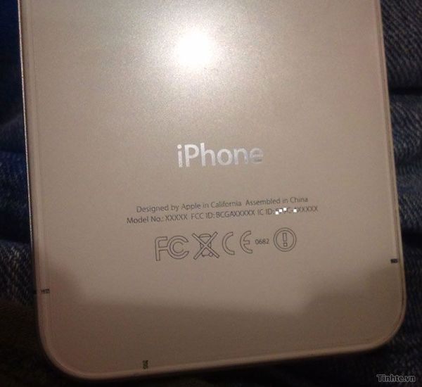 저가용 iPhone 4 사진 유출?