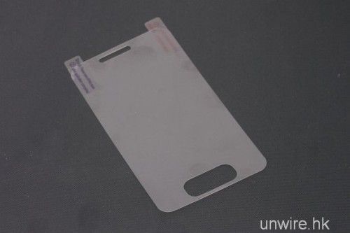 [루머] 넓은 홈 버튼의 iPhone 5용 액정필름 사진