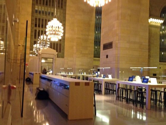 Apple's Grand Central 직영점 Media Day 개최. 내부 공개.