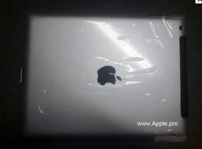 iPad 3, 후면에 자석 Smart Cover 사진 게재.