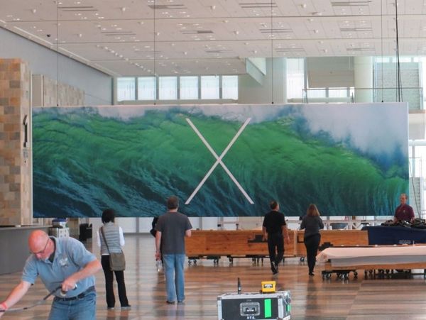 WWDC 행사장에 걸린 배너