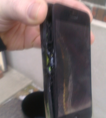 미국. 주머니에 있던 iPhone 5c 발화로 화상 입어