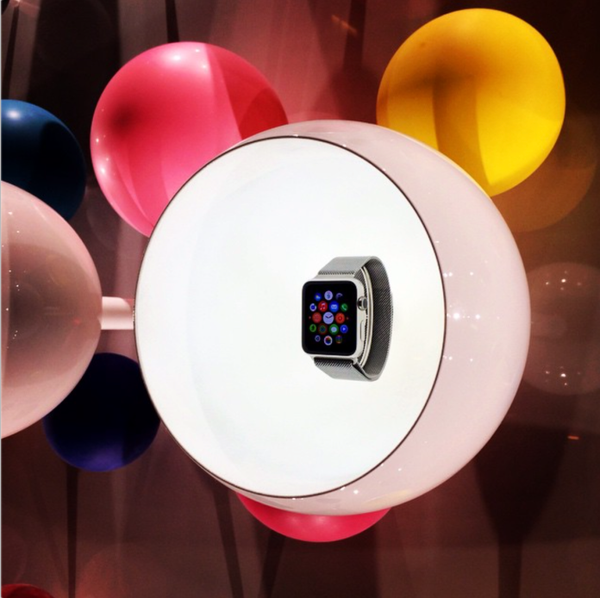 파리 Colette 매장에 Apple Watch 포착되다.
