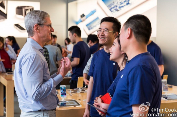 Tim Cook CEO. 6월부터 Apple Retail Store에서 Apple Watch를 판매하며, 중국에서도 ApplePay를 전개 할 예정.