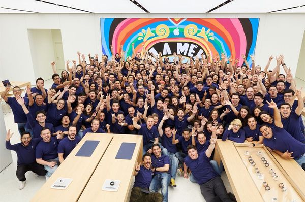 멕시코 최초 직영점 Apple Via Santa Fe, 9월24일 오픈