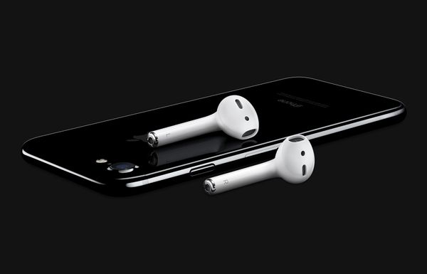 Apple, AirPods로 무선 이어폰을 재창조하다
