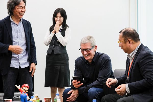 Apple 팀쿡 CEO, 일본 닌텐도 방문