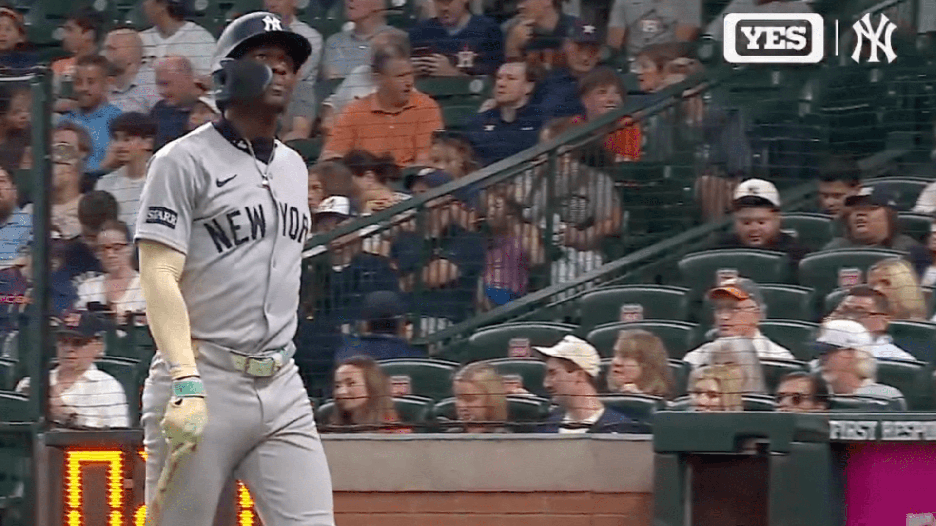 Jazz Chisholm Jr. Removed from Thursday’s game with an apparent injury