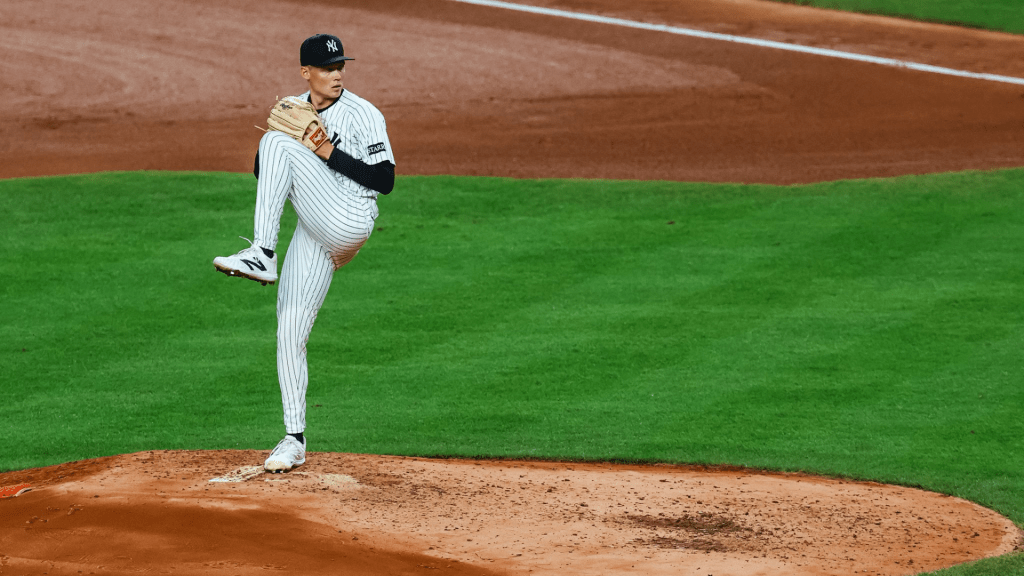 Warren Shines as the Yankees take Game 1 against the Twins at Yankee Stadium