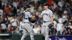 Yankees recall Clayton Beeter; DFA Geoff Hartlieb