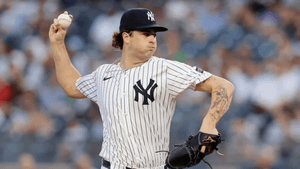 Yankees offense slumbers as they drop Game 2 to the Marlins
