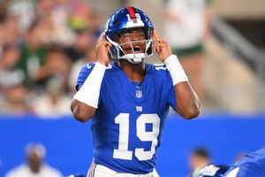 Sources: Giants make change at QB2