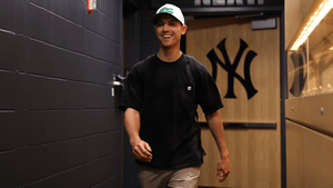 Sources: Yankees would like to keep Weaver past 2025