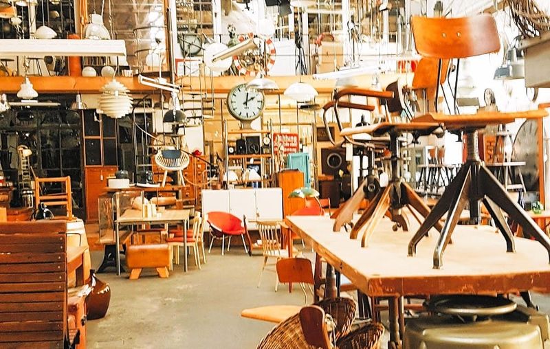 Finding Second Hand Stores in Italy