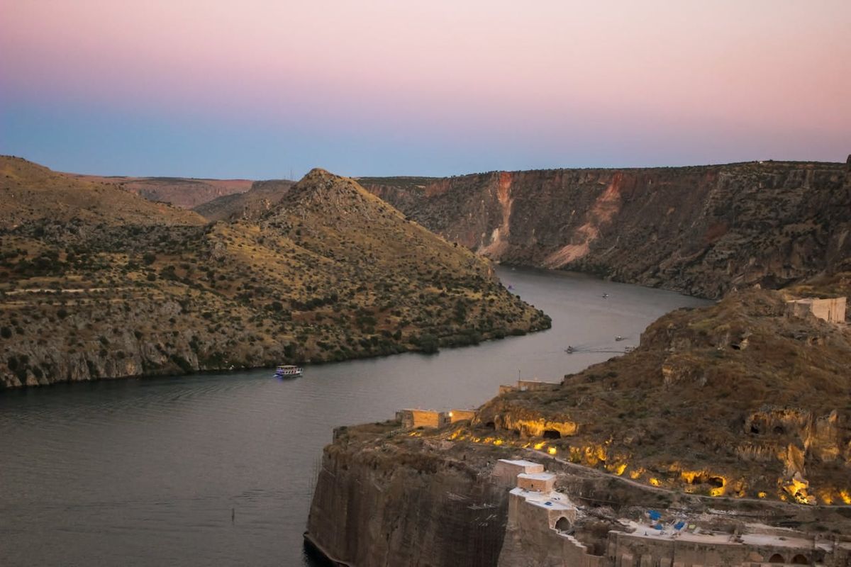 The vanishing pact: inside the collapse of the Tigris–Euphrates order
