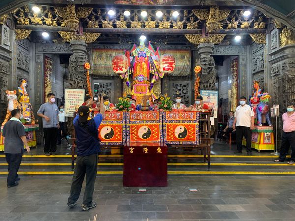 沒人搶糖果？疫情下的東隆宮普渡