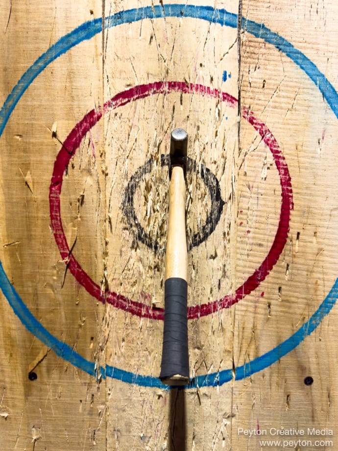A hammer hitting a target

AI-generated content may be incorrect.