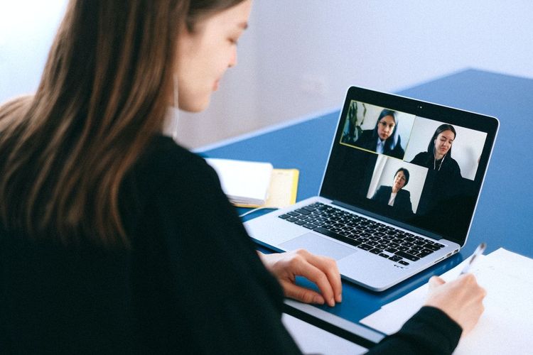 Top Business Benefits of Video Conferencing: A Quick Guide