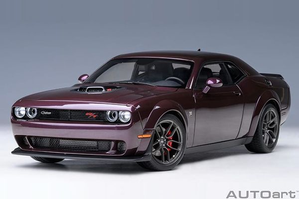 AUTOart 1:18 Dodge Challenger R/T Scat Pack Widebody (2022) - Hellraisin Purple - Review