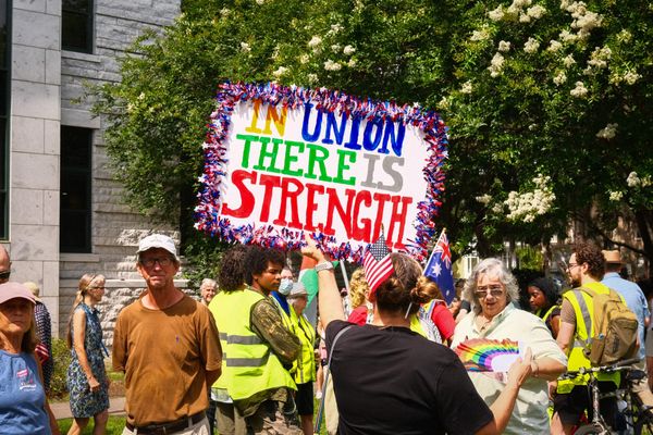 'No Kings' peaceful protest brings thousands of marchers downtown