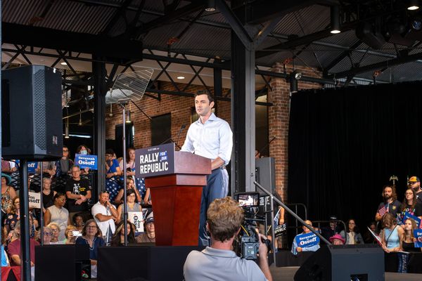 Focusing on Trump's 'broken promises': Sen. Jon Ossoff rallies for the republic in Savannah