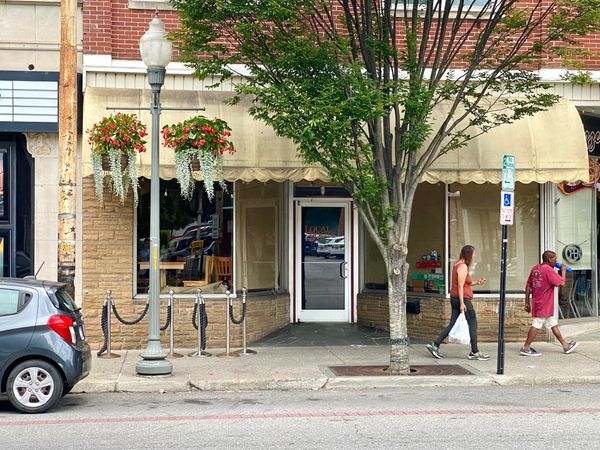 Former Local Roots Employees Await Payment After Roanoke Restaurant Closed Abruptly