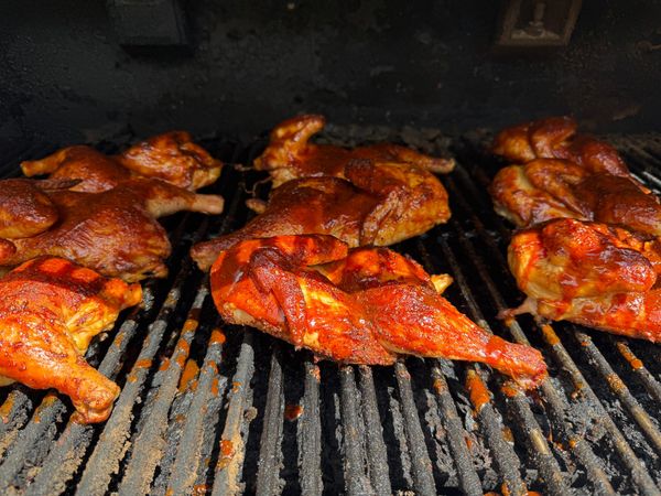 Corner Booth: Big Daddy's Opening in Salem, Birdogs Filling Niche, Bar and Grill Takes Over Vinton FarmBurguesa Spot