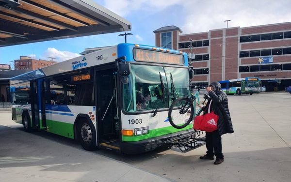 Brief Valley Metro Stoppage Signals Key Bargaining Stage as Fare Increase Proposed