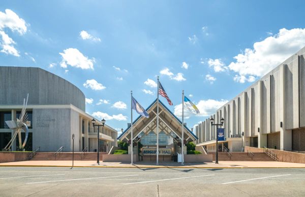 Roanoke's Grand Dame in the Crosshairs: A Casino Fight, a Hidden NDA, and a Former Mayor's Warning