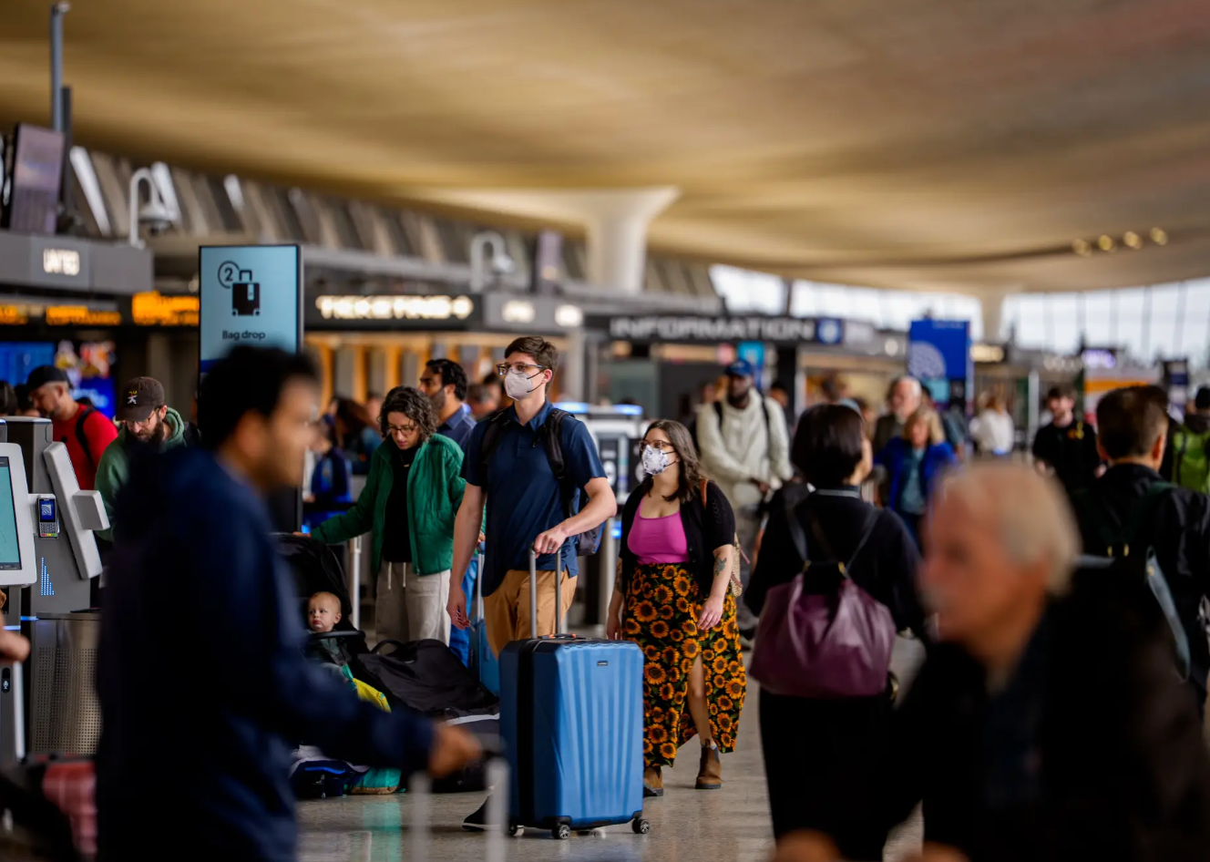 El aeropuerto JFK se suma a los controles sanitarios en EE. UU. ante la expansión del ébola