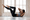 Estudios científicos desaconsejan los abdominales clásicos por riesgo lumbar y destacan la efectividad de la plancha